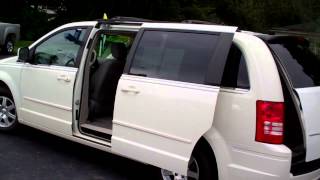 preview picture of video '2008 Chrysler Town & Country Touring Dekalb IL near Waterman IL'