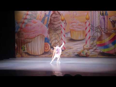Regina Montgomery and Naoki Makimura, Pas de Deux Nutcracker