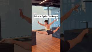 Download lagu Only 1% can do this Middle Split Challenge😉 #flexibility #flexibilitychallenge #yogachallenge #yoga mp3