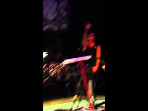 Ryan Leslie performing " YEAH " Usher live - Les is more ! HQ !