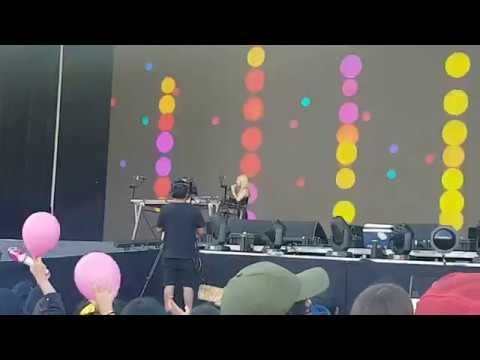 SMTOWN in Chile DJ HYO (HYOYEON 효연) GEE Fancam