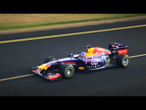 Air Force Fighter Pilot Vs. Red Bull F1 Driver Daniel Ricciardo