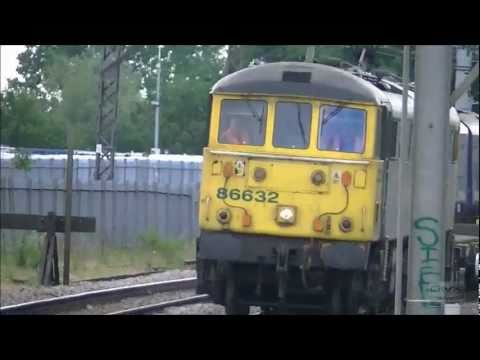 Freightliner 86632 + 86622 Passing Romford 07/06/2011