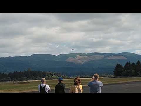AV-8B Harrier II Landing At Tillamook Airport (KTMK)