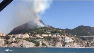 ancora-roghi-in-costiera