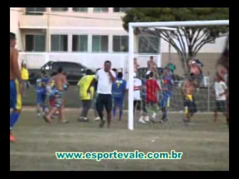 Maresia comemorando vitória nos pênaltis