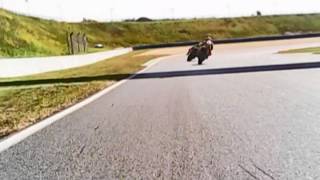 preview picture of video 'Renntraining Oschersleben mit SV1000S mit Crash Frontkamera'