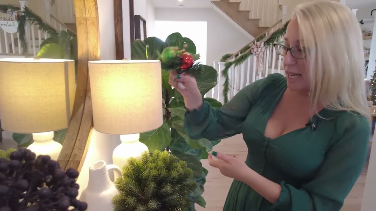 Welcome Home With Jacqui - Holiday Decorating On A Budget