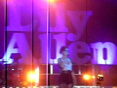 Professor Green feat. Lily Allen - Just Be Good To Green (live in Milan@Alcatraz)