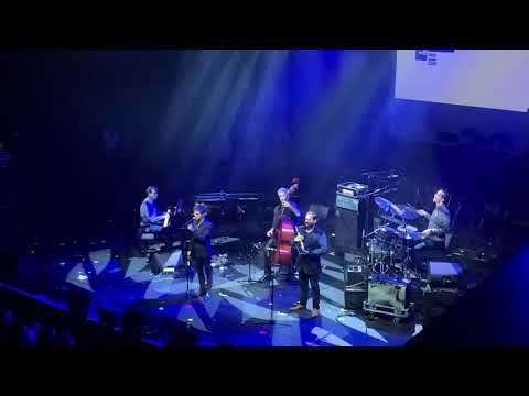 Jamie Cullum (ft Kyle Eastwood) « Gran Torino » @ TSF Jazz night (Salle Pleyel, live Paris 2021)
