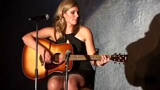 Throwback Video - Nikki covers "Boo Hoo" (KT Tunstall) and "Viejas Cartas" (Enanitos Verdes)