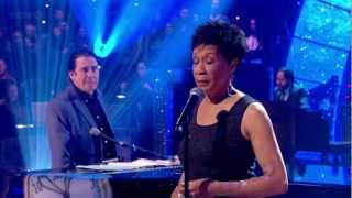 Bettye Lavette - Let Me Down Easy (Jools Annual Hootenanny 2013)
