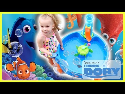DISNEY PIXAR FINDING DORY SWIM & WATER TABLE Step 2 Dory Nemo Water Toys for Kids!! Video