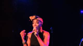 Estelle - Real Love (Mary J.Blige) & Break My Heart (Live @ La Maroquinerie, Paris) [2012-04-23]