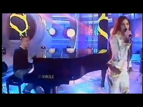 Tina Vukov & Matija Dedić trio - Tuga dolazi kasnije (DORA 2004)