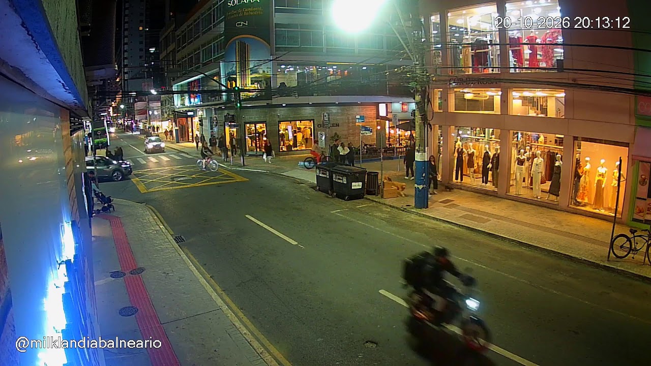 Live webcam view of Avenida Brasil Shopping Street