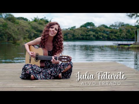 Julia Fatureto - Alvo Errado (Clipe Oficial)