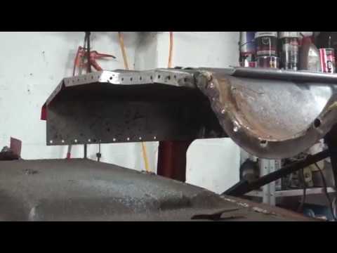 Austin mini restoration - Subframe mounting panel/ heelboard removal