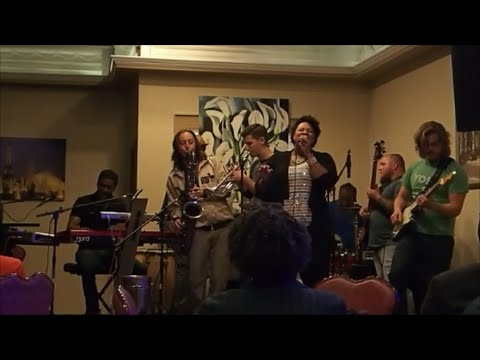 People Make the World Go Round - The Funky Knuckles Ft. Taryn Newborne