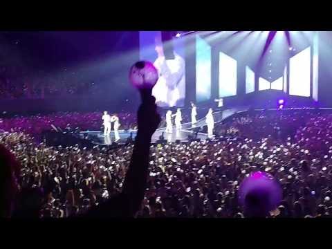 BTS jumping with ARMY on RUN | Love Yourself Tour | Amsterdam 181013