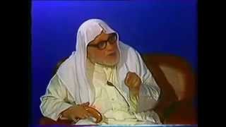 صورة الشيخ على الطنطاوي يتكلم عن اللغات