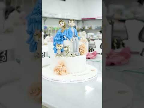 Family Figure Little Cake Making