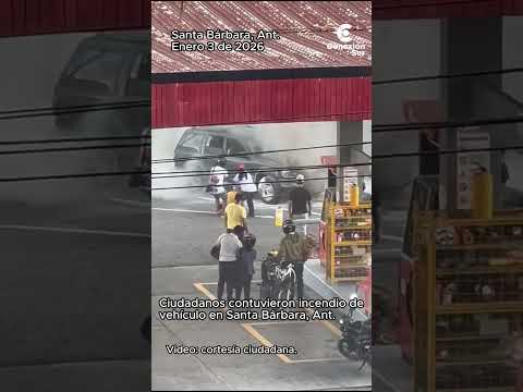 Ciudadanos controlan incendio de vehículo en Santa Bárbara