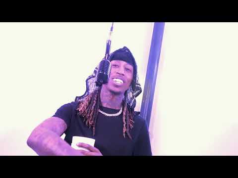 2L Capo- The Middle Child (Live Performance)