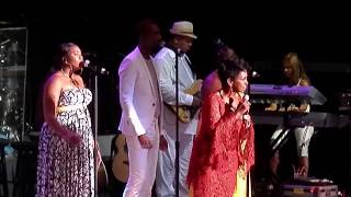 Gladys Knight - &quot;I Don&#39;t Want To Do Wrong&quot; (LIVE)