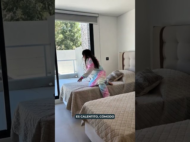 Vídeo relacionado con Pijama Unicornio para Niñas, Brilla en la Oscuridad, Morado, 13-14 años