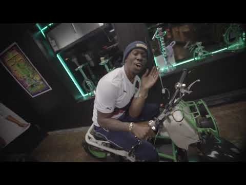 EAZII - BUMPIN (SHOT BY JOE BLAIR)