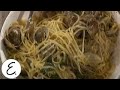 Garlicky Clams With Linguine Emeril Lagasse