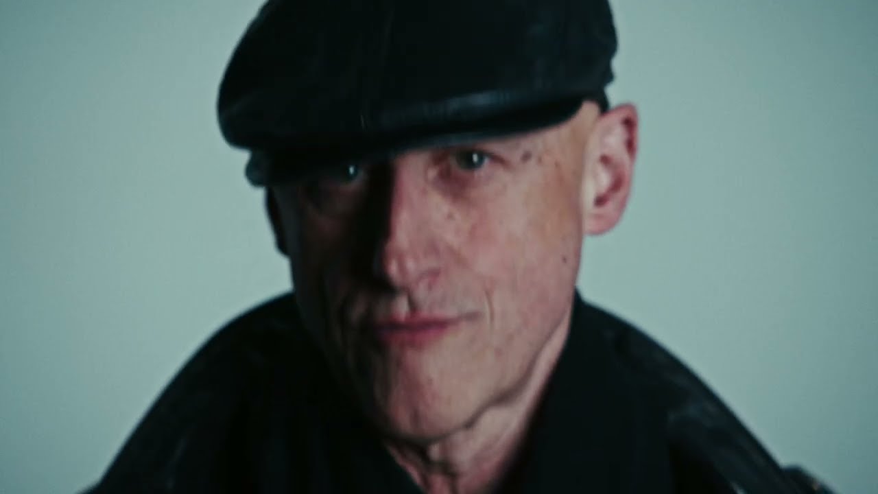 Ilegales - Joven y arrogante 