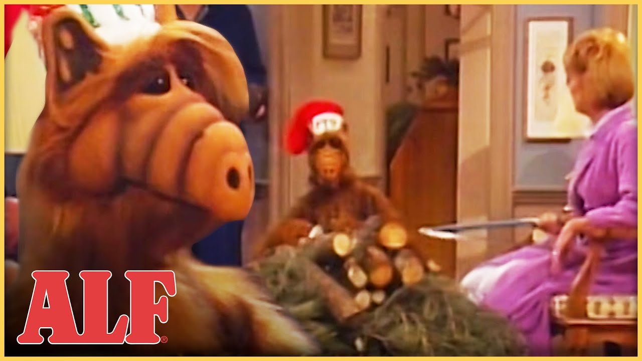 ALF DESTROYS the Tanners' Christmas Tree | ALF | S1 E12