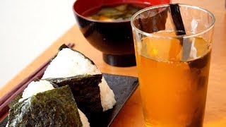 【食堂REI TV】わかめと豆腐の味噌汁、おにぎり（昆布とカツオの佃煮）