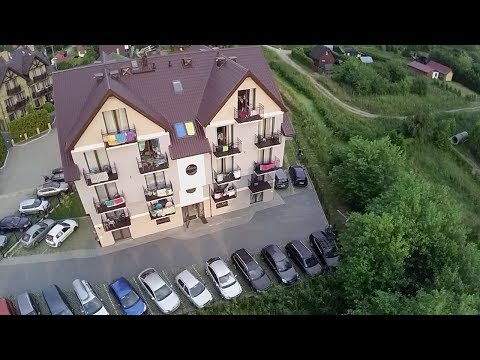 Pensjonat Pasja Karwia z lotu ptaka - pokoje i studia przy plaży dla rodzin z dziećmi