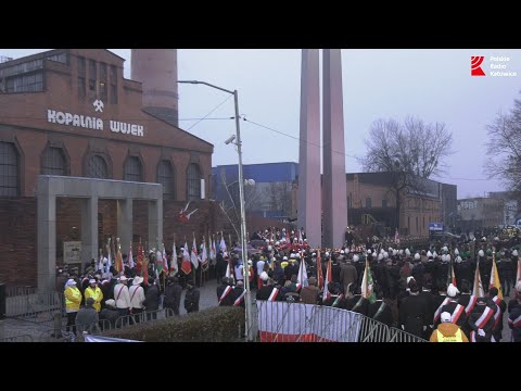 Uroczystości rocznicowe pod Pomnikiem-Krzyżem w kopalni Wujek. Radio Katowice, 16.12.2021