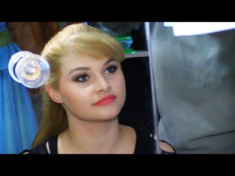 Vajèn van den Bosch als Sandy | In De Huid Van