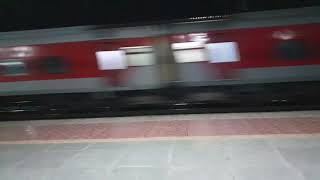 preview picture of video 'Special rajdhani 09004 with full speed'