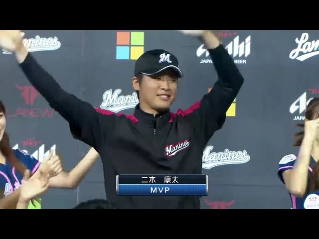 【交流試合】まさかの飛び入りも!? マリーンズ・二木が台湾プロ野球恒例のあのダンスに参加!! 2018/11/9 M-LM