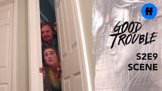 Good Trouble Holiday Special | Dennis and Davia Get Stuck (extrait)