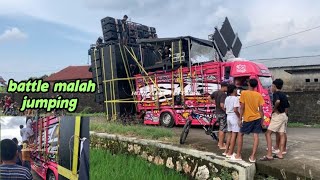 Download lagu Simbol Perkasa vs Laba-Laba Audio Sound System Battle in Wuwur Village, Gabus, Pati mp3