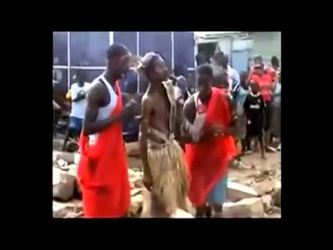 UN BRUJO ES DERROTADO POR UN PASTOR FRENTE A LA IGLESIA EVANGELICA