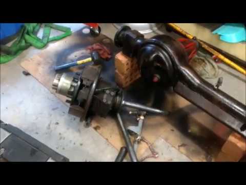 Land Rover Series 2a 88 - Part 12: Front Axle Rebuild