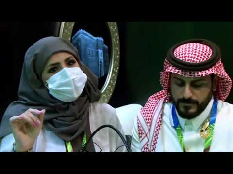 فهد اليحيى وزوجته سعوديان احترفا الرسم على الزجاج