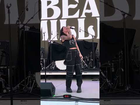 Bea Miller “it’s not u it’s me” - LIVE in Oceanside