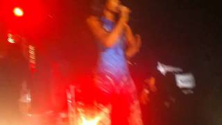 Kelly Rowland performs &quot;I&#39;m Dat Chick&quot; LIVE! [HD]