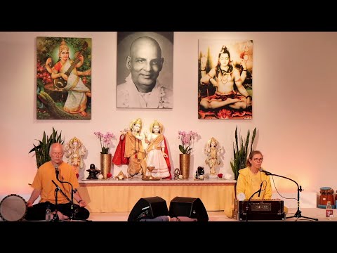 Satsang - Kirtan, Mantra und Arati mit Ananda Devi - Yoga Vidya Live, 14.05.2022, 07:00 Uhr
