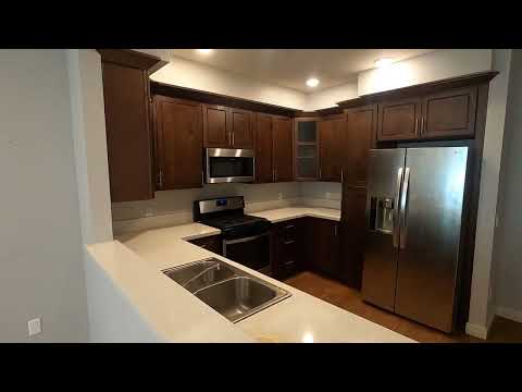 PL10492 - Updated 2+2 Apartment for Rent (Van Nuys, CA)