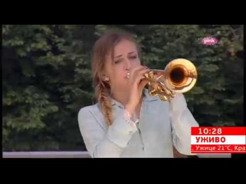 kolo Rumenka Sandra Neda Jelena i Danijela